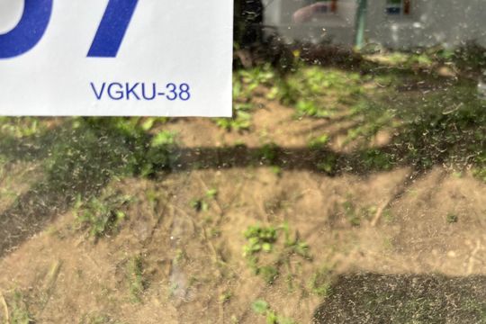 Plaquinha Instalada código VGKU-38 de apartamento à venda com 1 quarto, 45m² em Higienópolis, Porto Alegre