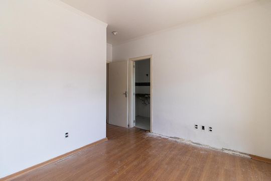 Quarto 2 de casa para alugar com 3 quartos, 180m² em Guarujá, Porto Alegre