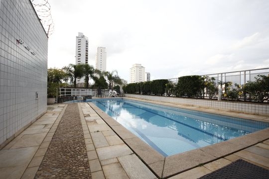 Piscina de apartamento à venda com 2 quartos, 64m² em Cambuci, São Paulo