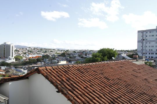 Vista de casa de condomínio à venda com 2 quartos, 75m² em Alto dos Pinheiros, Belo Horizonte