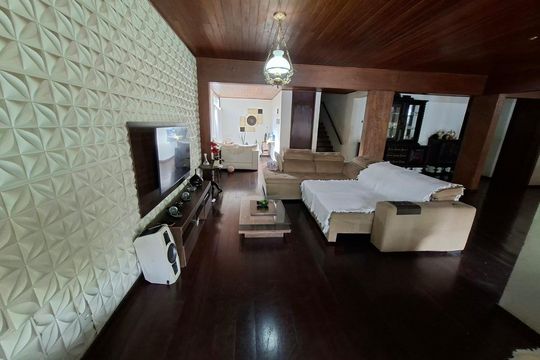 Sala de casa de condomínio à venda com 5 quartos, 800m² em Freguesia (Jacarepaguá), Rio de Janeiro