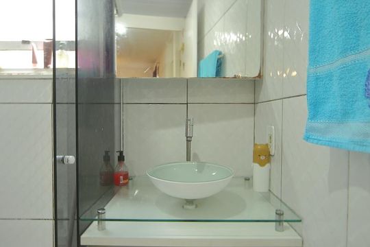 Banheiro  de apartamento à venda com 2 quartos, 52m² em Jardim Silvina, São Bernardo do Campo