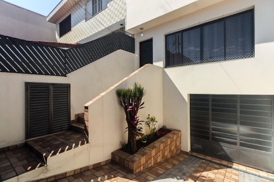 Fachada  de casa à venda com 3 quartos, 300m² em Vila Centenario, São Paulo