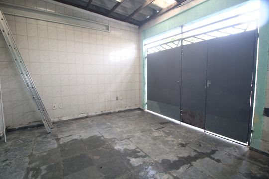 Garagem de casa para alugar com 2 quartos, 80m² em Cidade Dutra, São Paulo