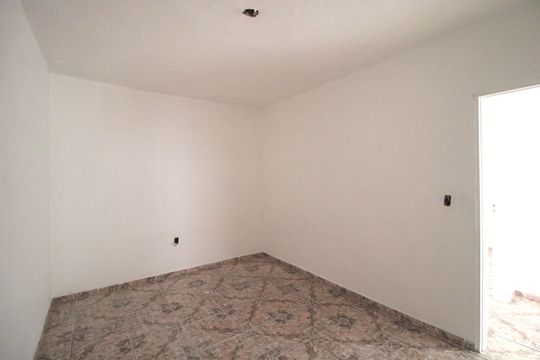 Quarto 1 de casa para alugar com 2 quartos, 80m² em Cidade Dutra, São Paulo