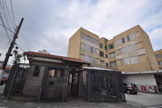 Fachada de apartamento à venda com 2 quartos, 65m² em Vila Constança, São Paulo