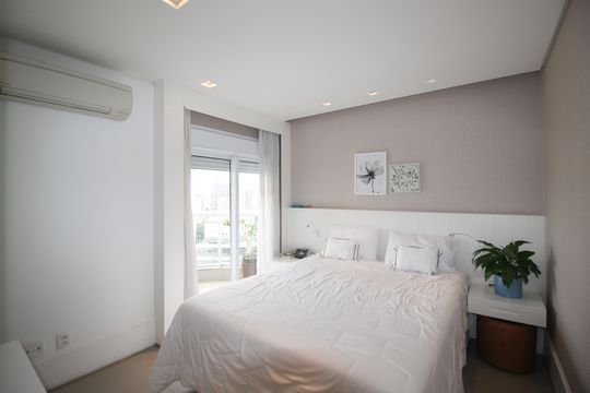 Suíte 1 de apartamento à venda com 2 quartos, 120m² em Vila Olímpia, São Paulo