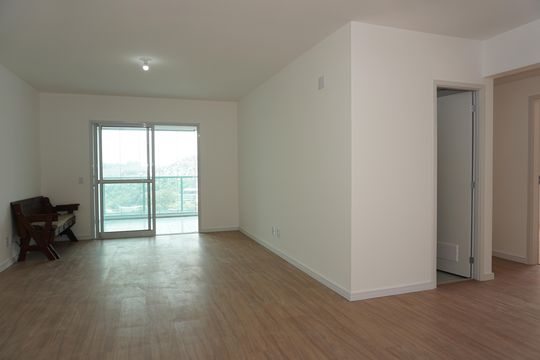 Apartamento para alugar com 3 quartos, 125m² em Vila Bonfim, Embu das Artes