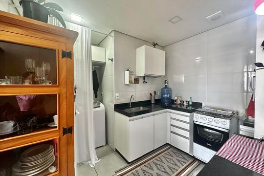 Cozinha e Área de Serviço de apartamento à venda com 2 quartos, 57m² em Centro, Belo Horizonte