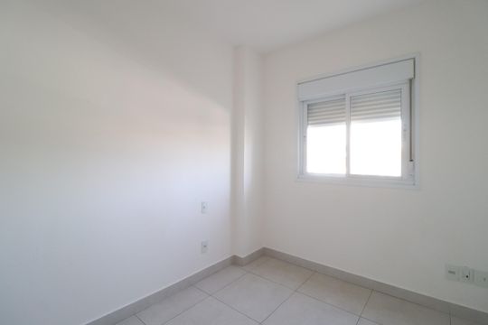 Quarto 2 de apartamento para alugar com 3 quartos, 119m² em Saraiva, Uberlândia