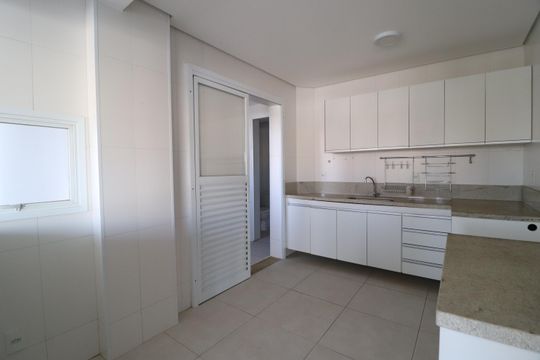 Cozinha de apartamento para alugar com 3 quartos, 119m² em Saraiva, Uberlândia
