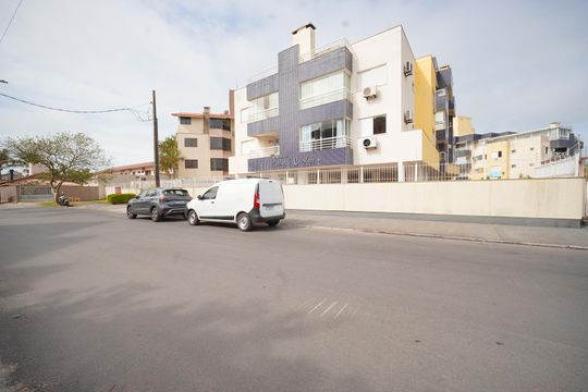 Fachada  de apartamento para alugar com 3 quartos, 1279797m² em Ingleses do Rio Vermelho, Florianópolis