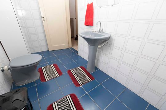 BANHEIRO de apartamento à venda com 2 quartos, 82m² em Centro, Campinas
