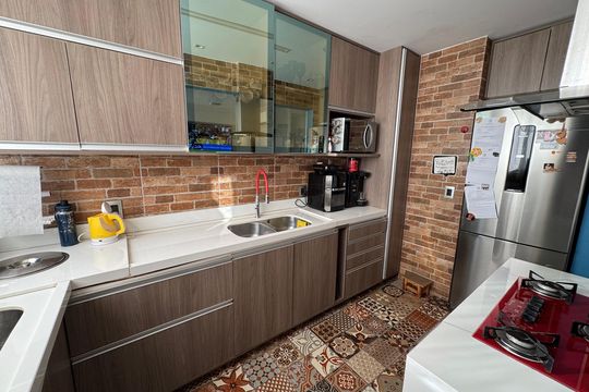 Cozinha  de apartamento à venda com 2 quartos, 85m² em Qs 5, Brasília