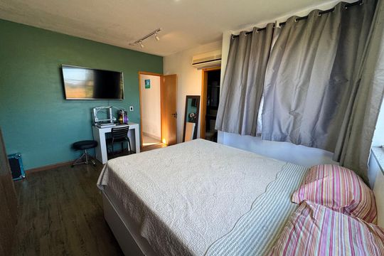 Suíte  de apartamento à venda com 2 quartos, 85m² em Qs 5, Brasília