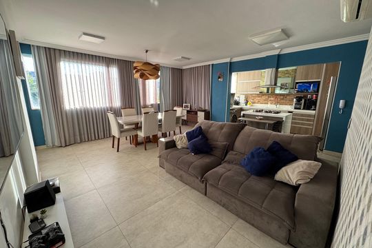 Apartamento à venda com 2 quartos, 85m² em Qs 5, Brasília