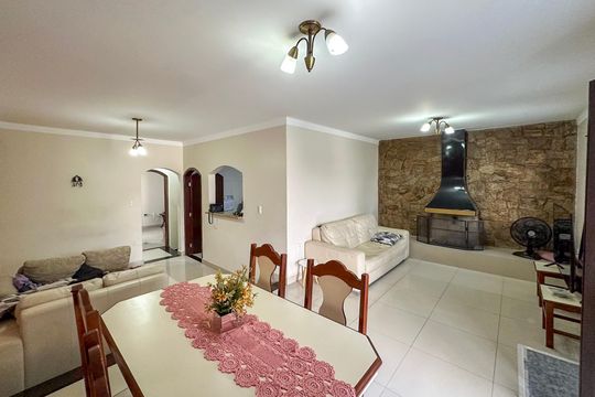 Casa à venda com 4 quartos, 198m² em Vila Brasilio Machado, São Paulo