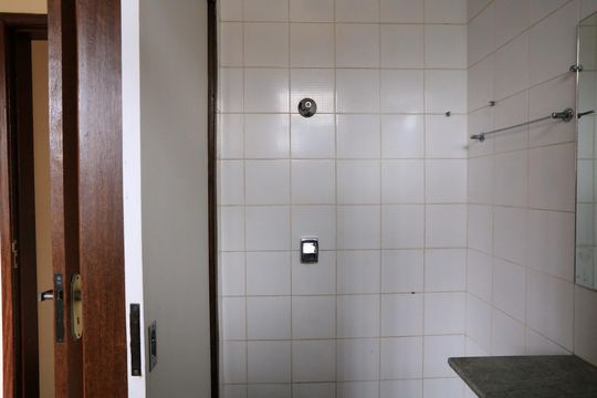 Banheiro da Suíte de apartamento à venda com 4 quartos, 190m² em União, Belo Horizonte
