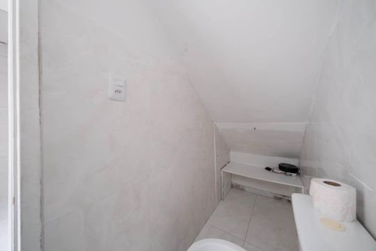 Lavabo de casa de condomínio para alugar com 2 quartos, 100m² em Jardim Matarazzo, São Paulo