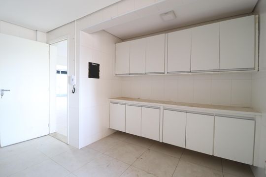 Cozinha de apartamento para alugar com 4 quartos, 240m² em Saraiva, Uberlândia
