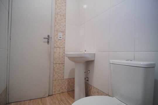 Banheiro de apartamento à venda com 2 quartos, 56m² em Canudos, Novo Hamburgo