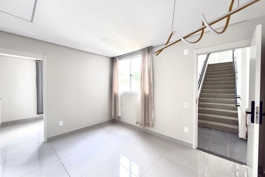 Sala de apartamento para alugar com 2 quartos, 45m² em Colonial, Contagem