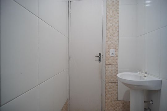 Banheiro de apartamento à venda com 2 quartos, 56m² em Canudos, Novo Hamburgo