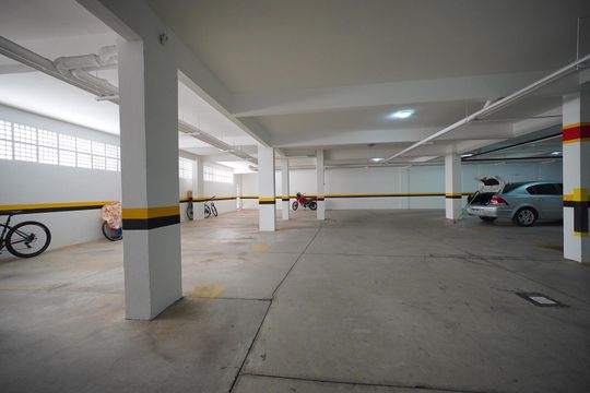 Garagem  de apartamento para alugar com 1 quarto, 53m² em Itacorubi, Florianópolis