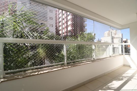 Varanda de apartamento para alugar com 3 quartos, 112m² em Saraiva, Uberlândia