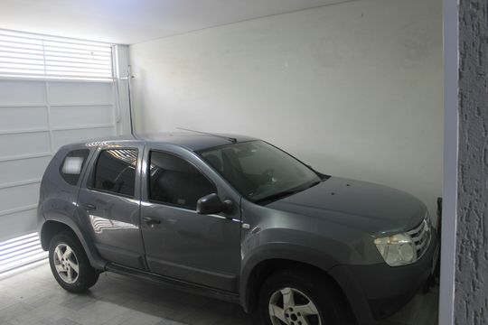 Garagem de casa à venda com 4 quartos, 230m² em Vila Barros, Guarulhos