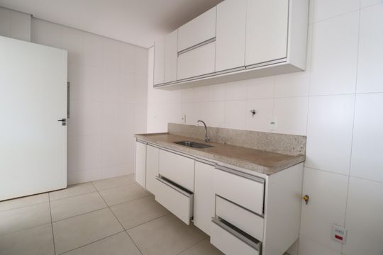 Cozinha de apartamento para alugar com 3 quartos, 109m² em Saraiva, Uberlândia