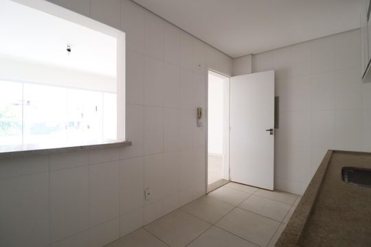 Cozinha de apartamento para alugar com 3 quartos, 109m² em Saraiva, Uberlândia
