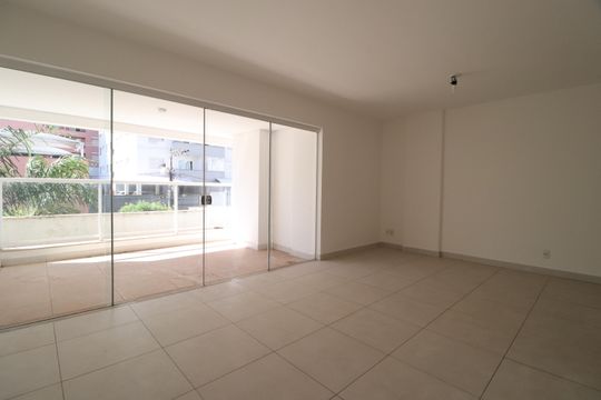 Apartamento para alugar com 3 quartos, 109m² em Saraiva, Uberlândia