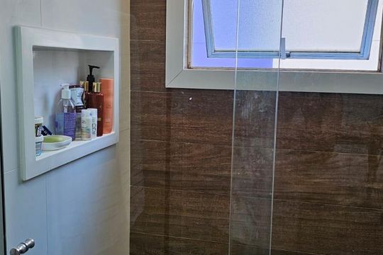 Banheiro de apartamento à venda com 2 quartos, 75m² em Jardim Santa Genebra, Campinas