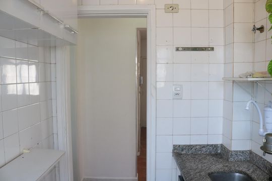Cozinha de apartamento para alugar com 2 quartos, 48m² em Perdizes, São Paulo