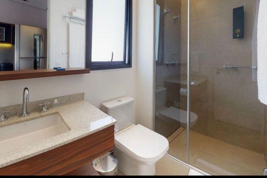 Banheiro de kitnet/studio para alugar com 1 quarto, 32m² em Vila Nova Conceição, São Paulo