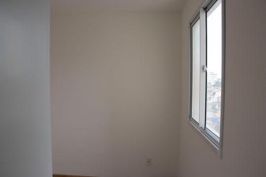 Quarto de apartamento à venda com 2 quartos, 40m² em Vila Carmosina, São Paulo