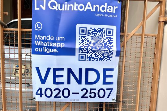 Plaquinha instalada  de casa à venda com 2 quartos, 105m² em Mirandópolis, São Paulo