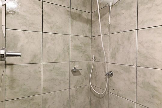 Banheiro  de apartamento à venda com 1 quarto, 53m² em Vila Ipiranga, Porto Alegre