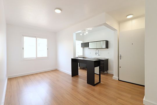 Apartamento à venda com 1 quarto, 53m² em Vila Ipiranga, Porto Alegre