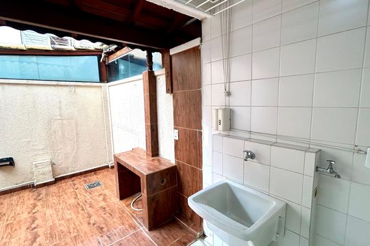 Área de Serviço de casa de condomínio para alugar com 3 quartos, 83m² em Parque Renato Maia, Guarulhos