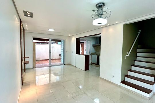 Casa de Condomínio para alugar com 3 quartos, 83m² em Parque Renato Maia, Guarulhos