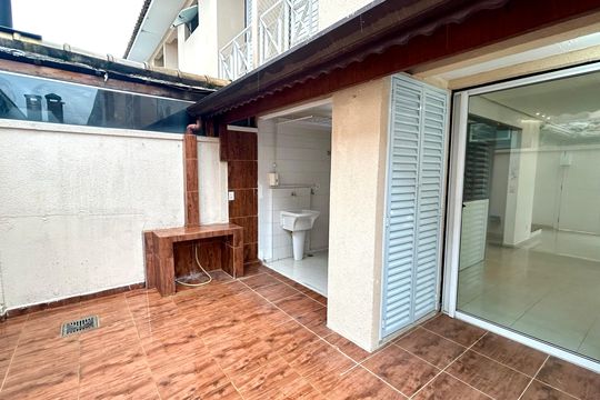 Quintal de casa de condomínio para alugar com 3 quartos, 83m² em Parque Renato Maia, Guarulhos