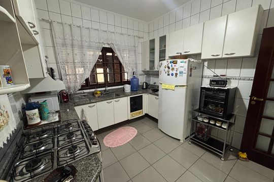 Cozinha de casa à venda com 4 quartos, 390m² em Centro Alto, Ribeirão Pires