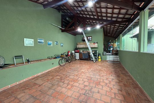 Garagem de casa à venda com 4 quartos, 390m² em Centro Alto, Ribeirão Pires