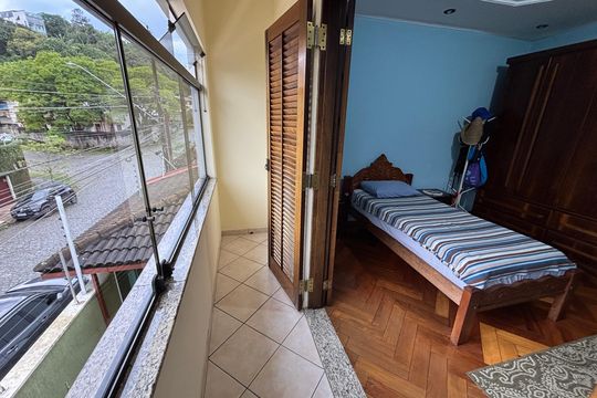 Varanda quarto 1 de casa à venda com 4 quartos, 390m² em Centro Alto, Ribeirão Pires