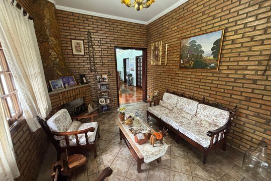 Sala de lareira  de casa à venda com 4 quartos, 390m² em Centro Alto, Ribeirão Pires
