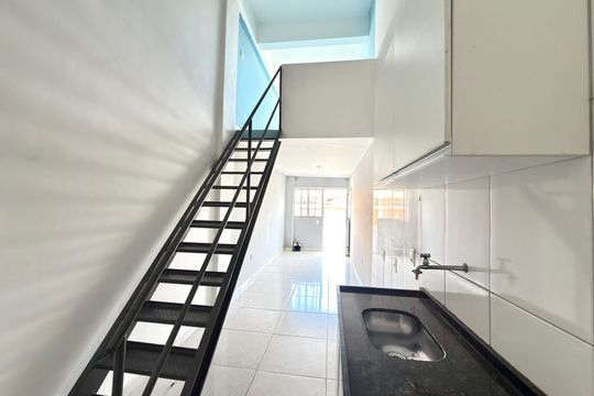 Cozinha e Área de Serviço de kitnet/studio para alugar com 1 quarto, 200m² em Alvorada, Contagem