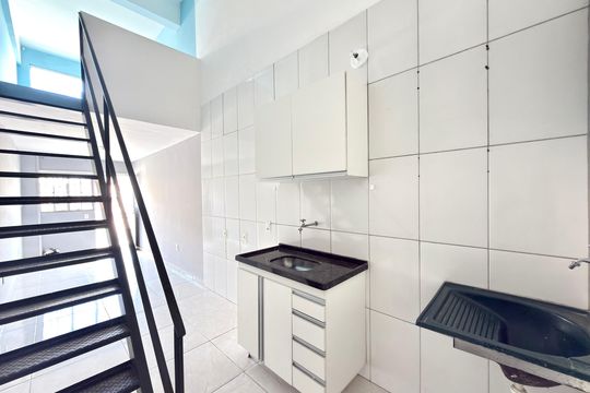 Cozinha e Área de Serviço de kitnet/studio para alugar com 1 quarto, 200m² em Alvorada, Contagem
