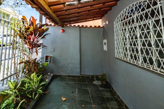 Varanda de casa para alugar com 4 quartos, 200m² em Santa Rosa, Belo Horizonte